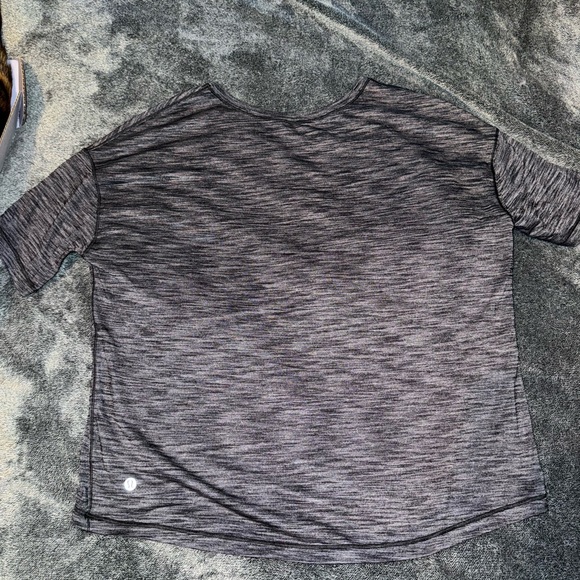 Lululemon tee - Picture 2 of 2